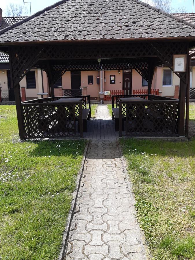 Narcisz Apartman Gyula Luaran gambar